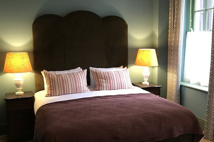 Room 5 of 44