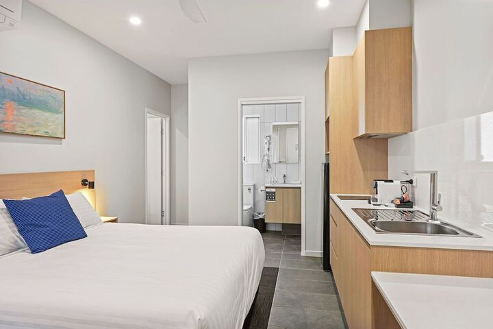Room 26 of 120