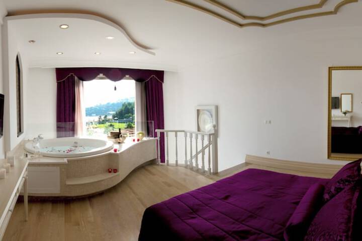 Room 40 of 273