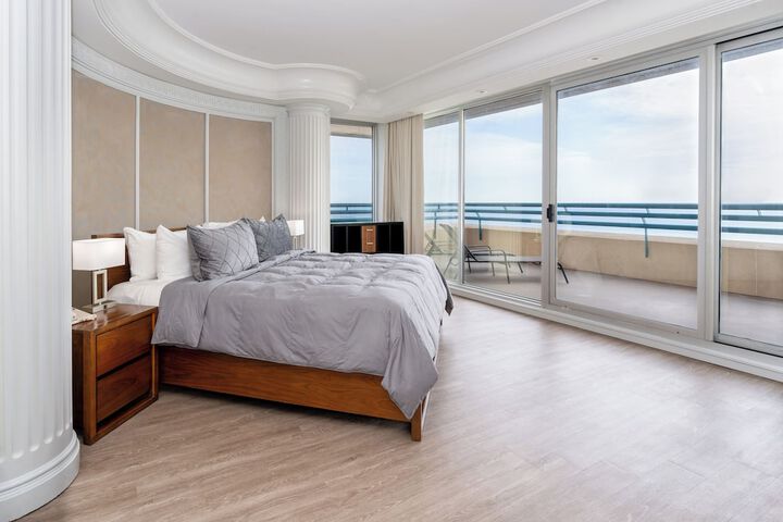 1 King Bed (5 of 66)