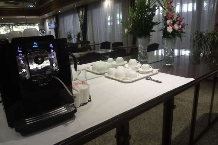 Breakfast/Coffee Service 29 of 33