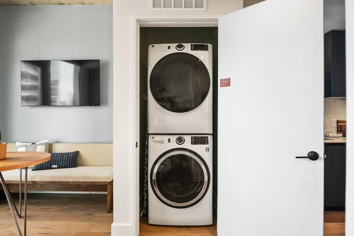 Laundry 698 of 860