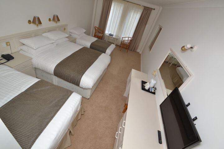 Room 14 of 30