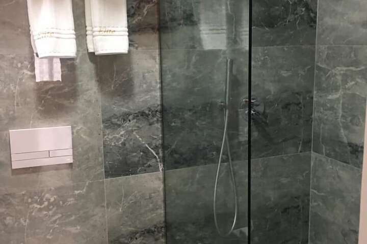 Room 15 of 22