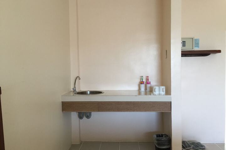 Room 33 of 72