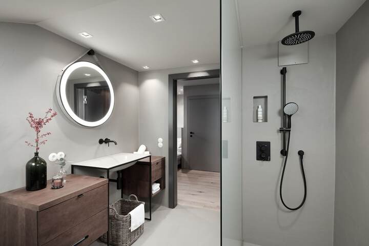 Room 27 of 51