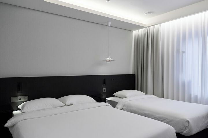 Room 18 of 66
