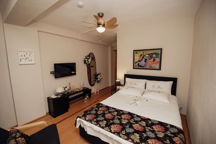 Room 10 of 35