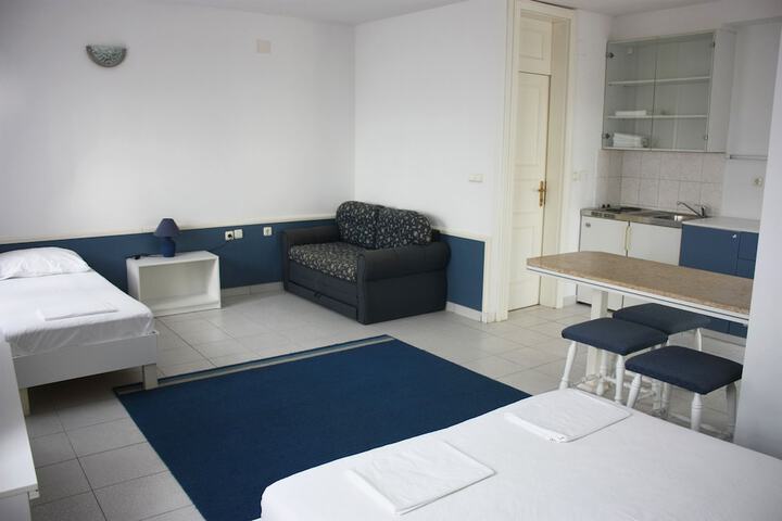 Room 42 of 92