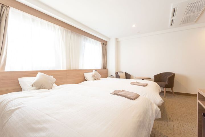 Room 5 of 32