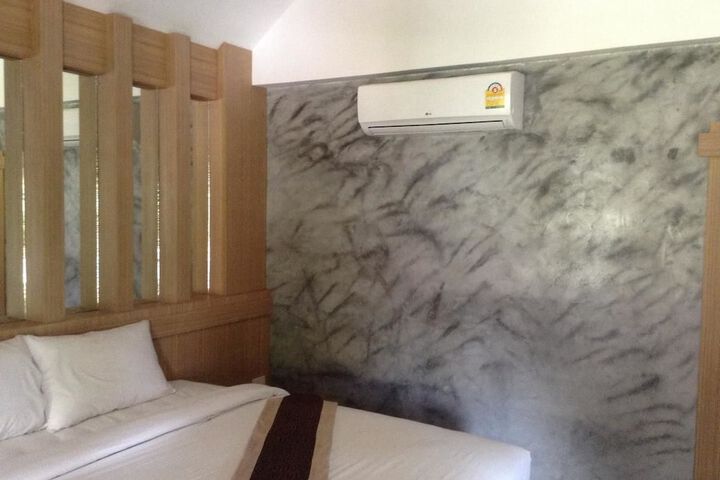 Room 5 of 48
