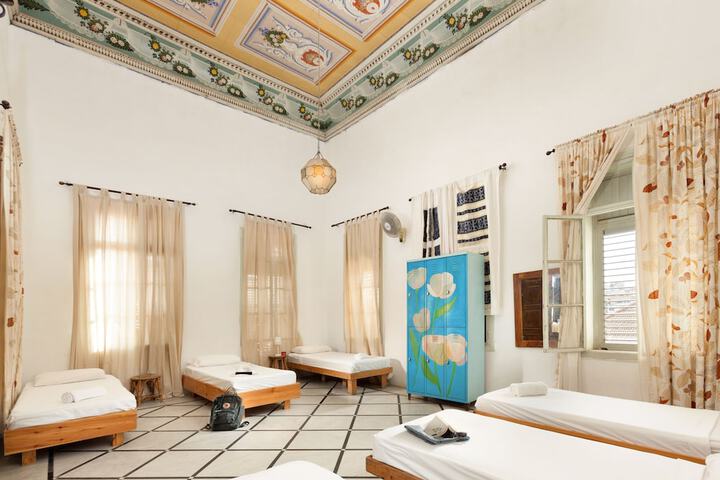Room 15 of 87