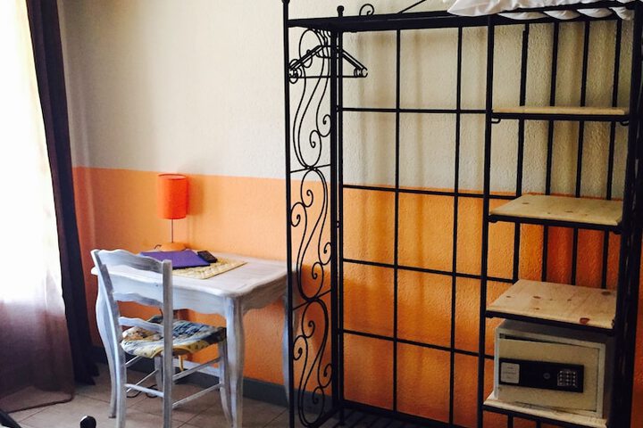 Room 4 of 36