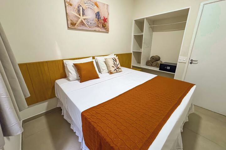 Room 32 of 171