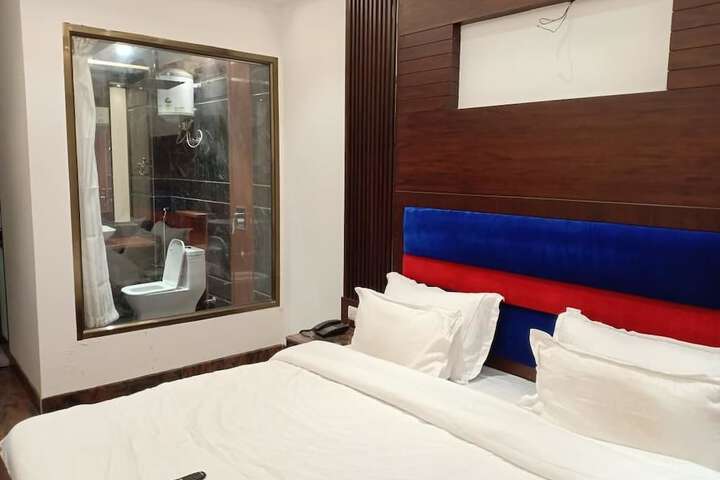 Room 3 of 5