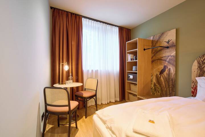 Room 3 of 19