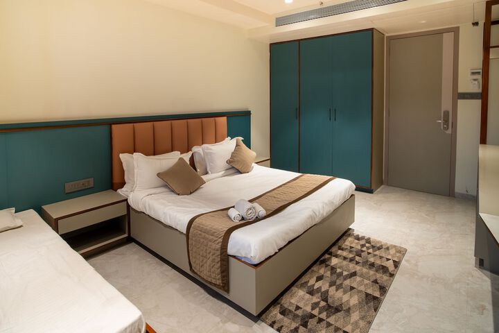 Room 9 of 35