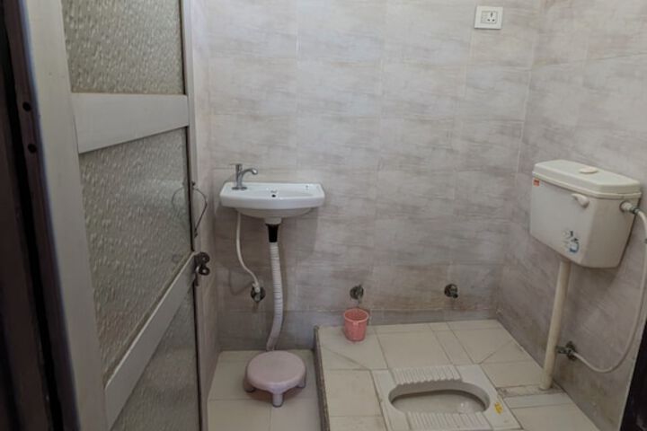 Room 9 of 14