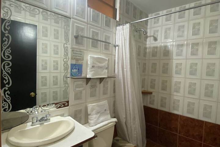 Room 33 of 64
