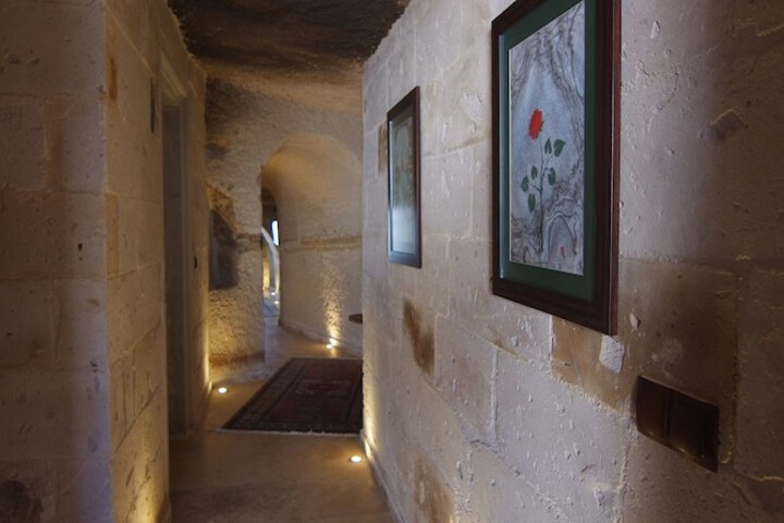 Room 18 of 116