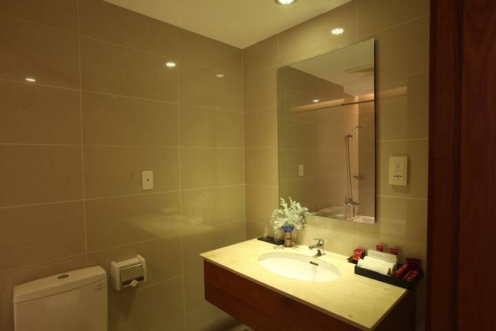 Room 28 of 50