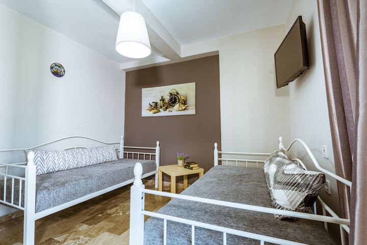 Room 10 of 62
