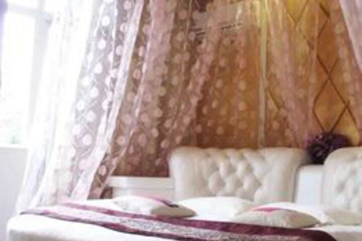 Room 5 of 25