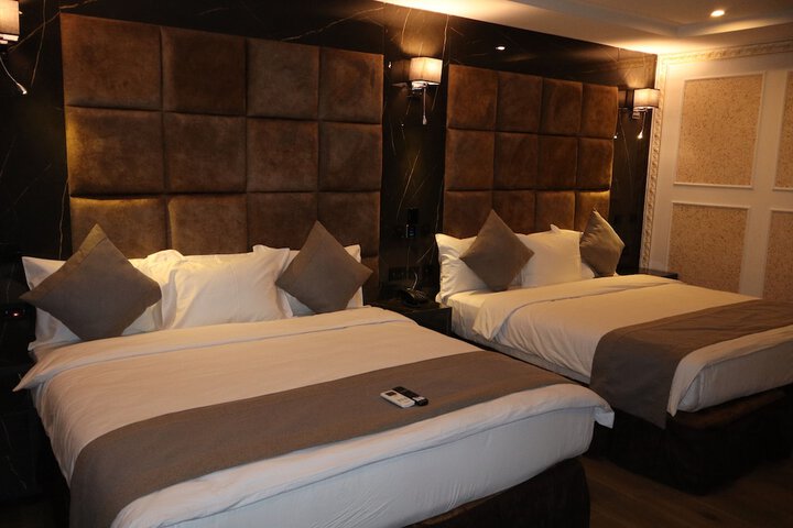 Room 43 of 98