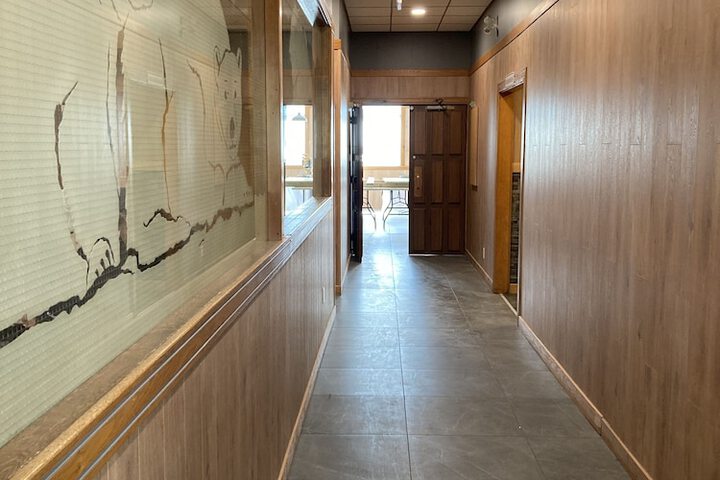 Ballroom/Hall 21 of 25