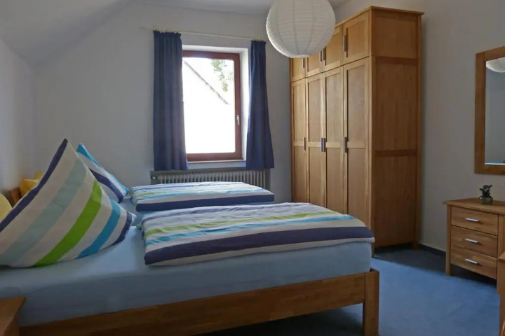 Room 3 of 10
