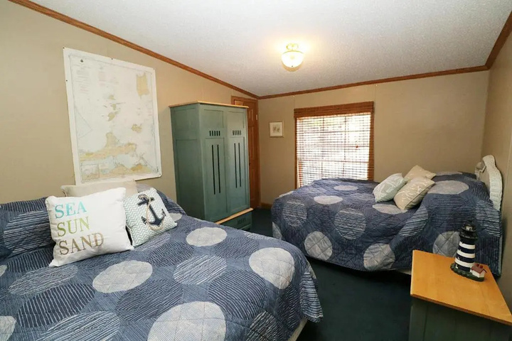 Room 16 of 19
