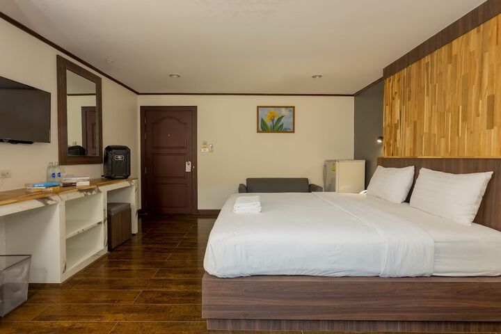 Room 40 of 85