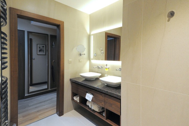 Room 35 of 52