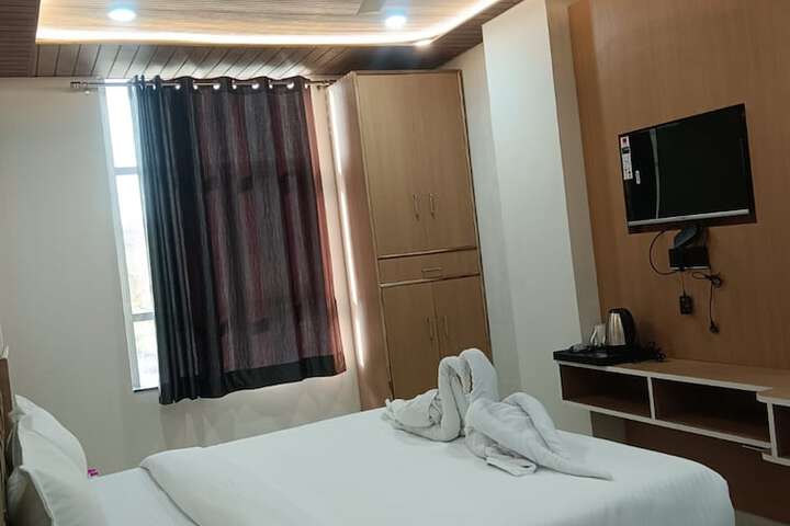 Room 15 of 42