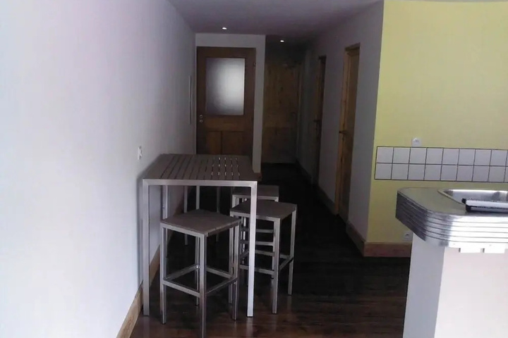 Room 7 of 19