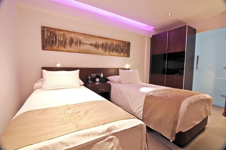 Room 13 of 48