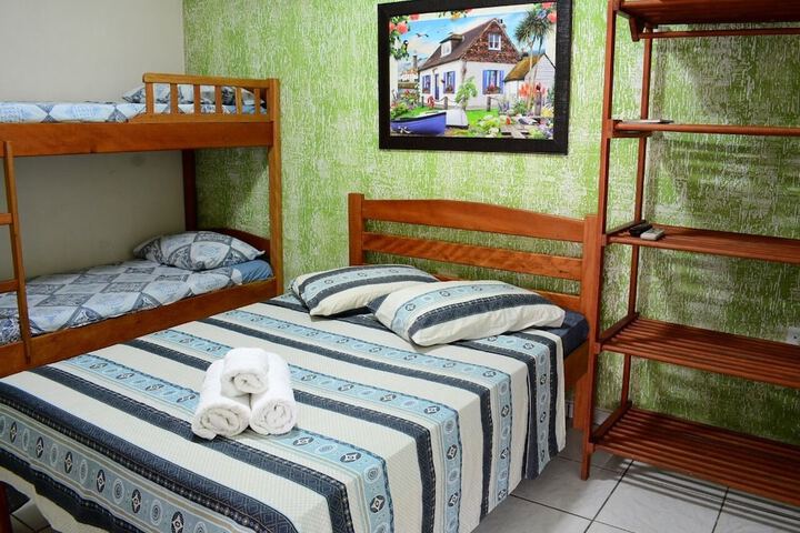 Room 2 of 31
