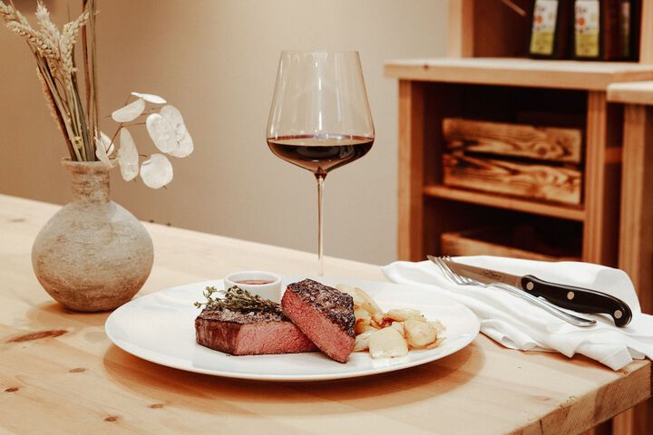 Dining 28 of 44