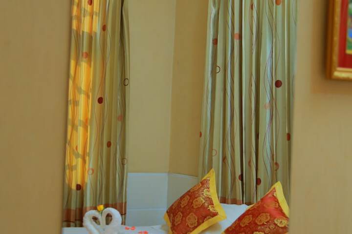 Room 6 of 35