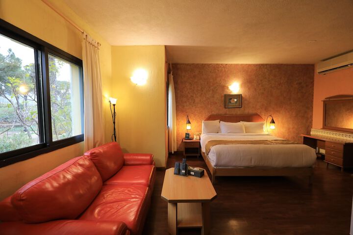 Room 12 of 68