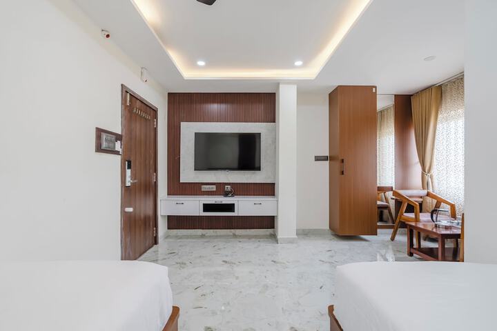 Room 12 of 32