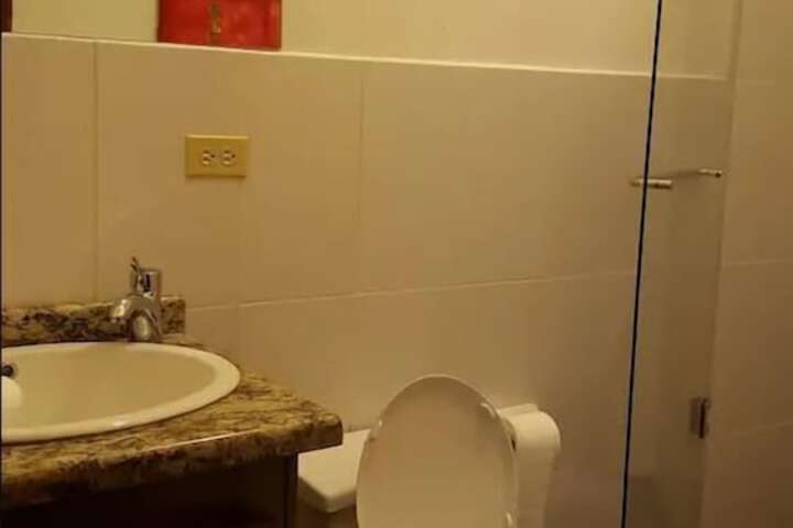 Room 7 of 11