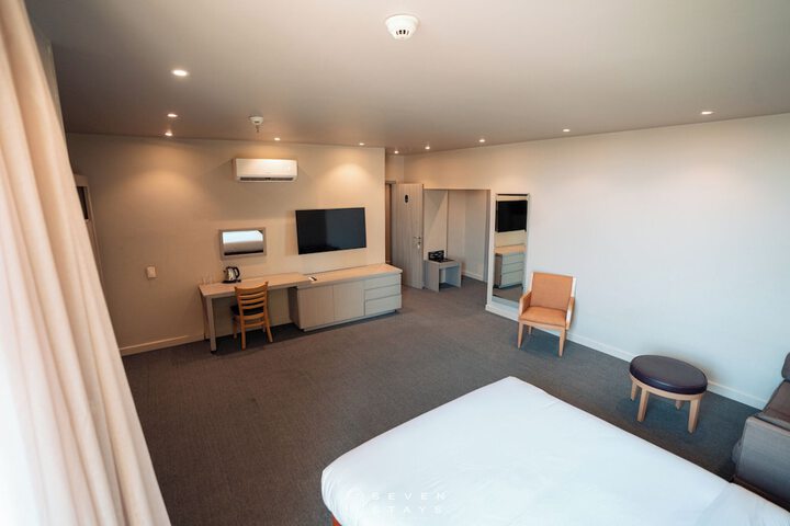 Room 16 of 25