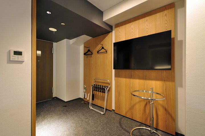 Room 22 of 48