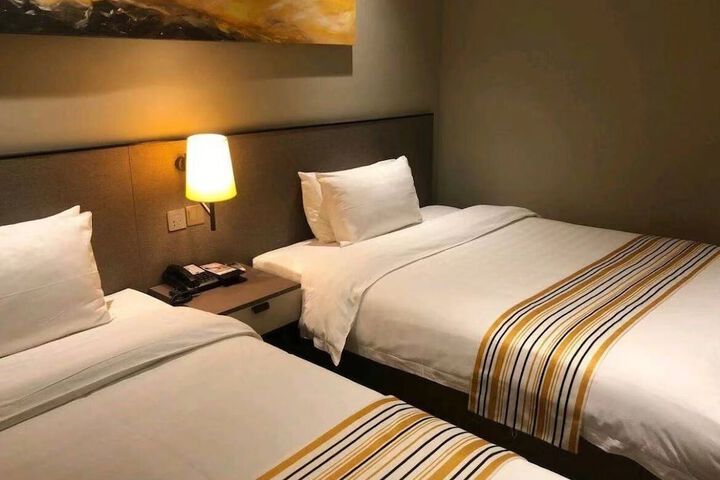 Room 15 of 41