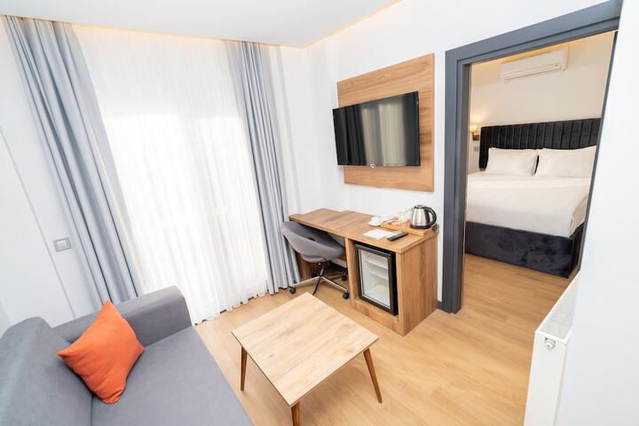Room 16 of 21