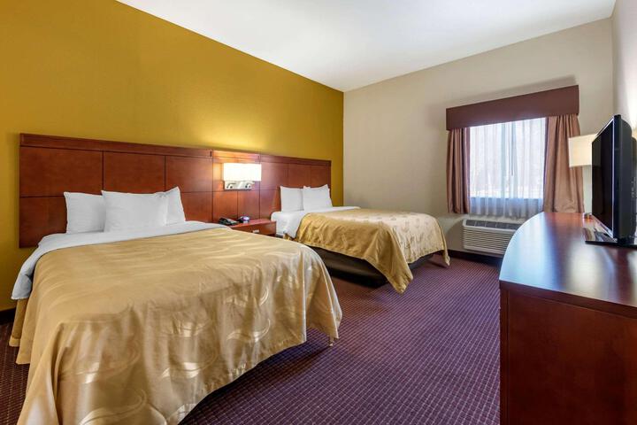 2 Double Beds (9 of 20)