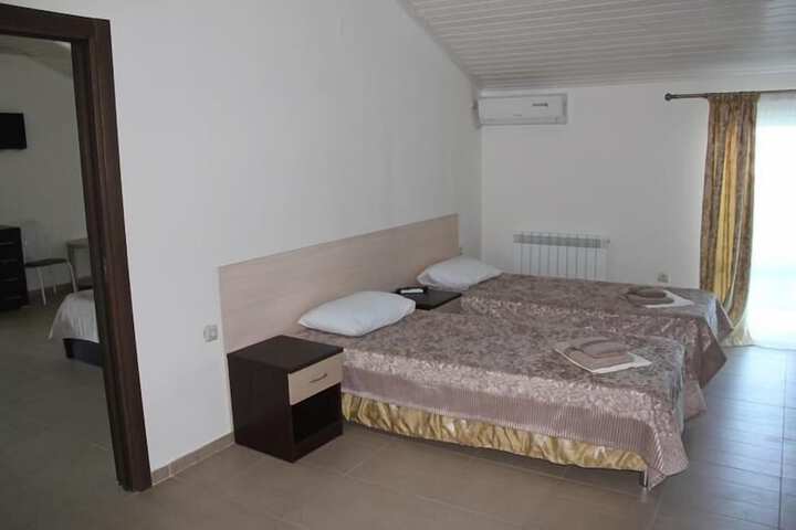 Room 7 of 37