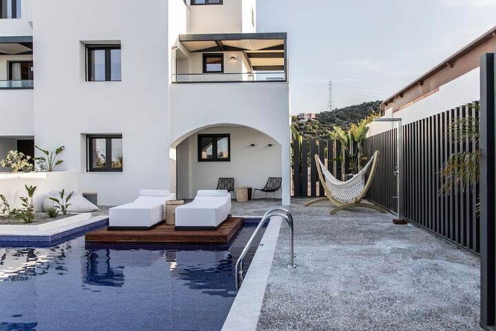 Hotel Pool