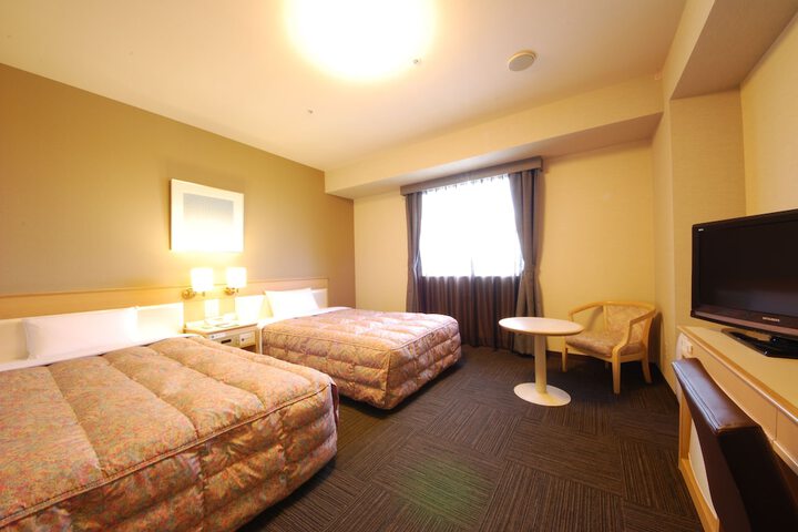 Room 4 of 30